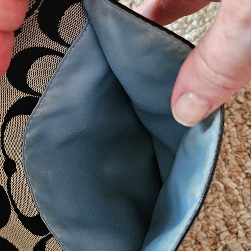 Coach Cross Body - Picture 2 of 5